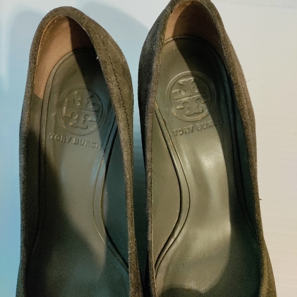 Tory Burch wedge suede pump size 6 - Picture 6 of 7